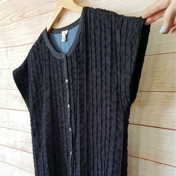 Tiny Anthropologie Niemh Textured Buttondown Blouse/Top Navy Blue Size Small - Picture 6 of 10